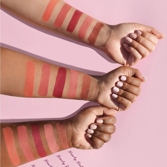 Rare Beauty Stay Vulnerable Liquid Eyeshadow Nearly Berry - Picture 8 of 8